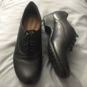 NWOT Black Rockport Shoes